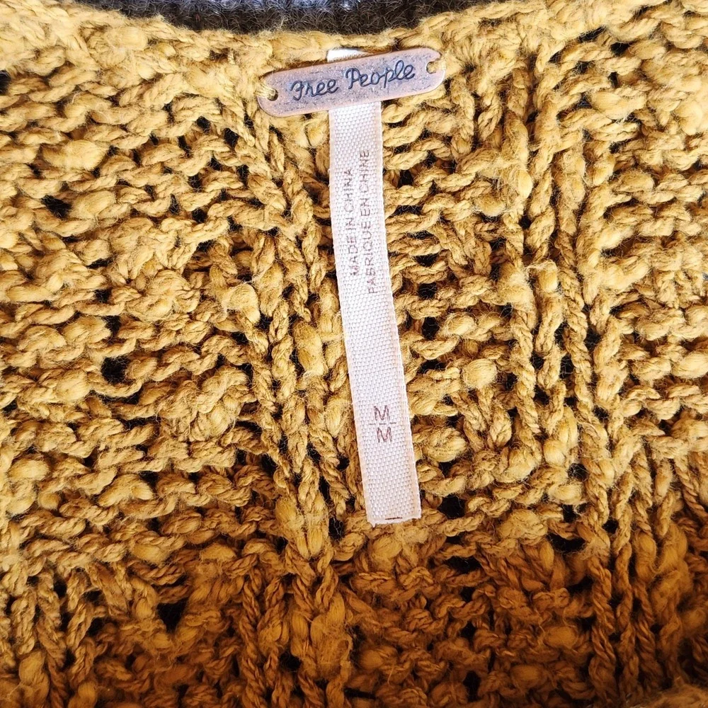 FREE PEOPLE chunky Cable knit‎ Turtleneck SWEATER yellow/Mustard keyhole back M